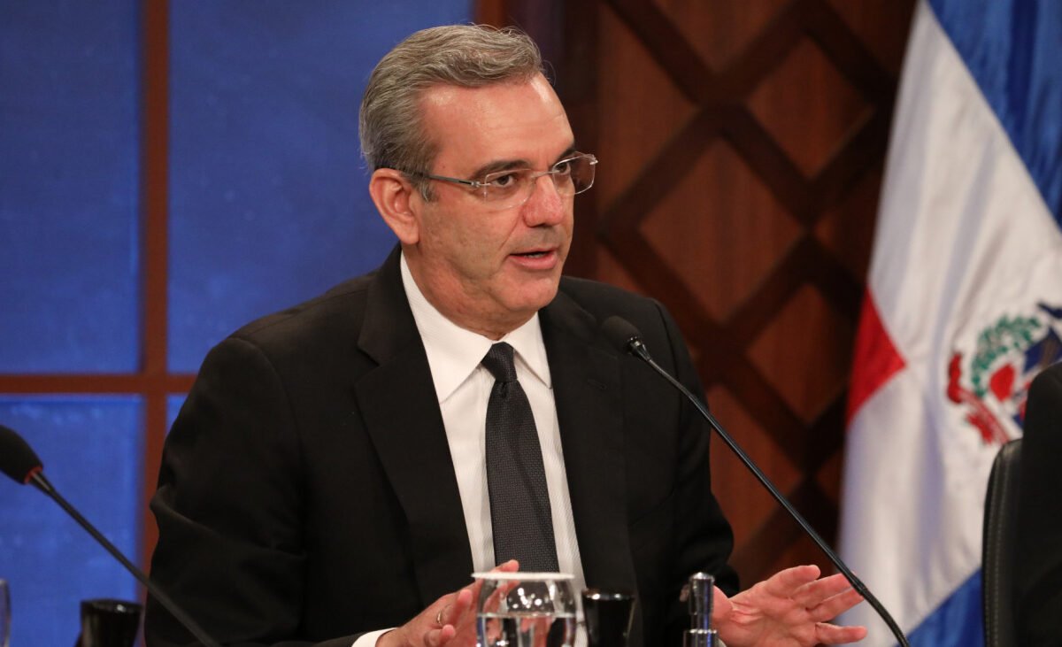 Abinader aclara no aceptará cambios sobre elección presidencial en la Constitución