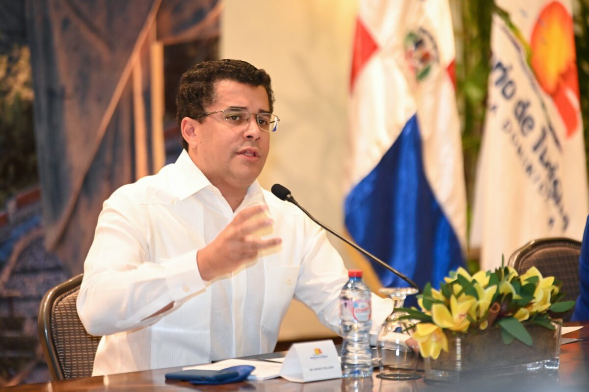 REFORZARÁN CON TERCERA DOSIS DE VACUNA A TODOS LOS EMPLEADOS DEL SECTOR TURÍSTICO