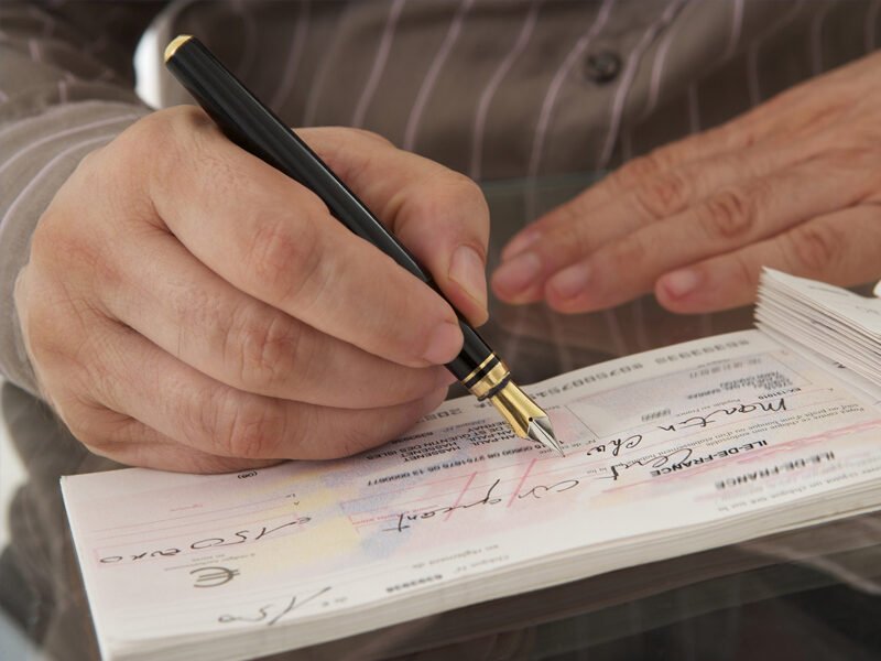 Reforma Fiscal: impuestos a cheques y transferencias electrónicas aumentarían un 500%.