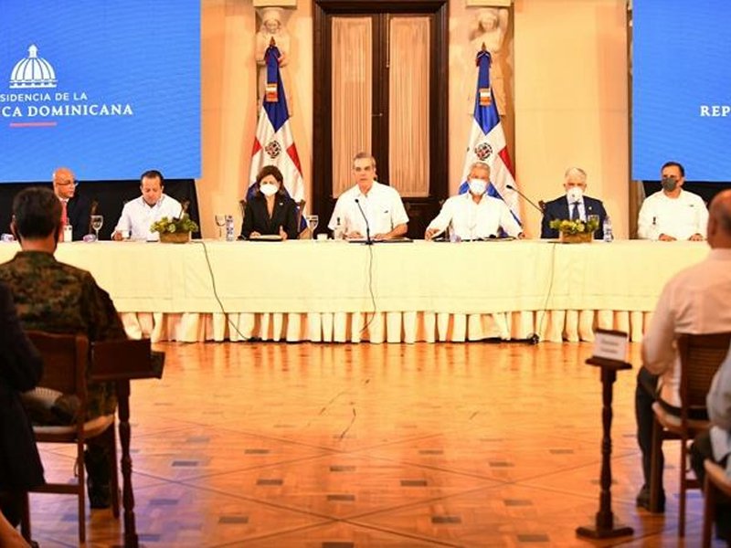 Abinader dará rueda de prensa este domingo junto a la Policía Nacional