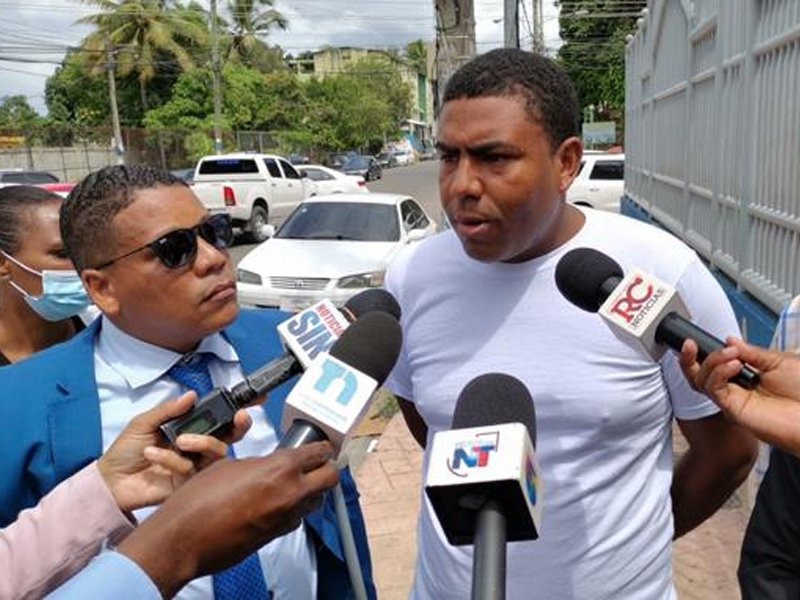 Fiscalía deja preso a motorista que trasladó al cabo de la Policía que mató a Leslie