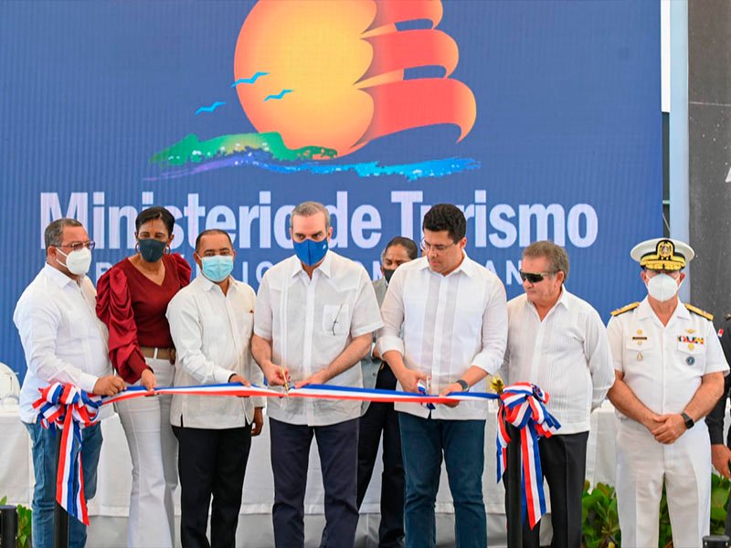Presidente inaugura reconstrucción de la circunvalación Verón-Bávaro