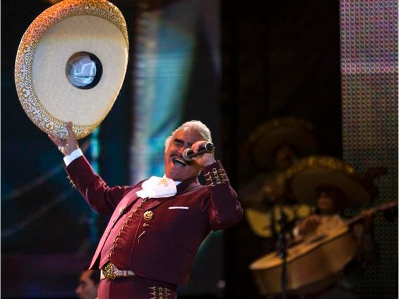 Muere Vicente Fernández, símbolo de la música ranchera mexicana