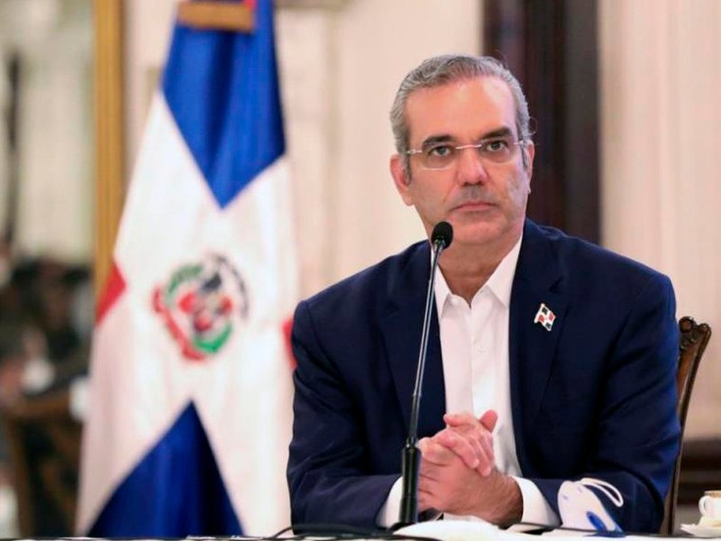 Abinader pide olvidar política en debate sobre clases presenciales