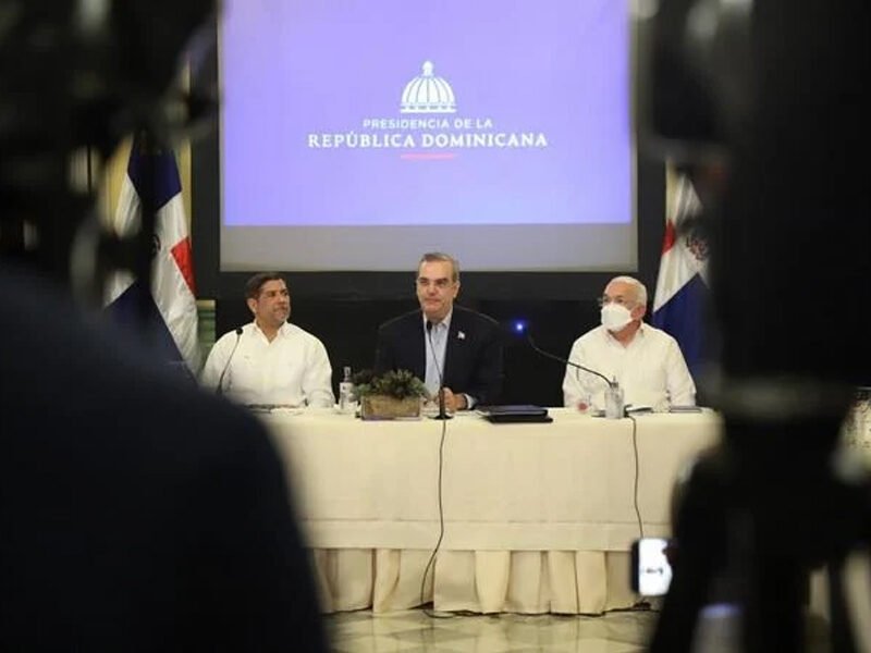 Abinader afirma que trabaja para mitigar alzas de precios