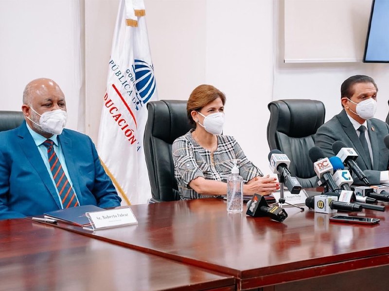 Gobierno reitera reinicio de clases presenciales el próximo martes 11 de enero