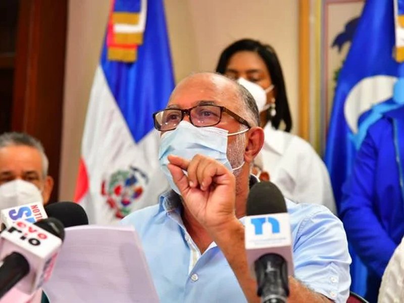 ADP llama a los maestros “a no integrarse a las aulas hasta el 31 de enero de 2022”