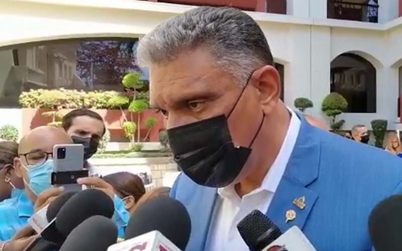 Chú Vásquez: «Los que se robaron el país no se van a robar la paz de los dominicanos»