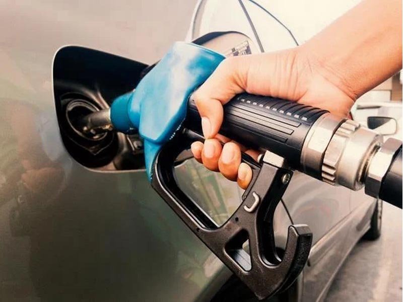Congelan el precio de las gasolinas y los demás combustibles