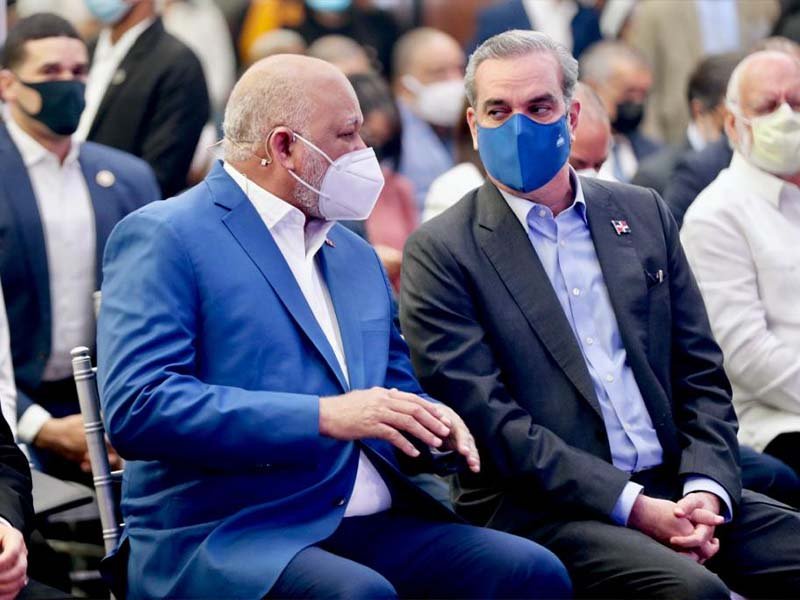 Presidente y ministro de Educación ponen en marcha transformación de liceos en politécnicos