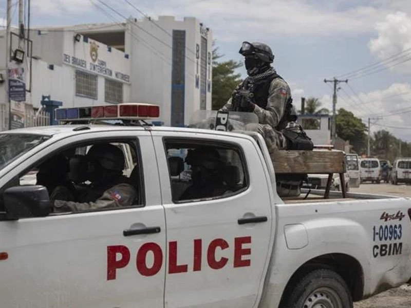 Los haitianos luchan por encontrar comida y refugio en medio de una nueva batalla entre pandillas