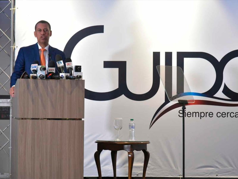 Guido Gómez se queda en el PRM y aspirará a la candidatura presidencial por ese partido