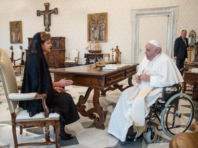 Vicepresidenta pide al papa interceda ante comunidad internacional en ayuda para Haití