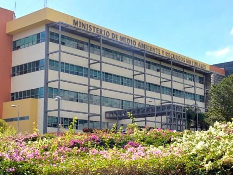 Fausto Cruz se entrega y está bajo custodia del Ministerio Público