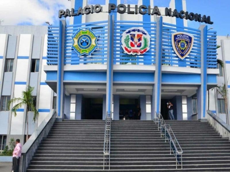 Policía instruye a sus miembros participar en cultos de iglesias católicas y evangélicas