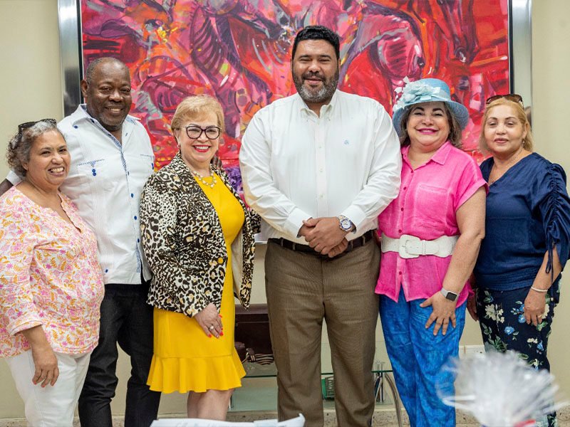 Alcalde de Higüey recibe comisión del Estado de New Jersey