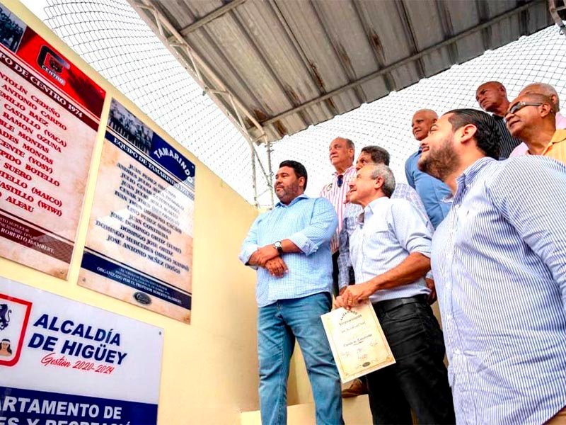 Alcalde de Higüey junto a UDEPA , ABAPA y ACRODEPA reconocen figuras del deporte altagraciano