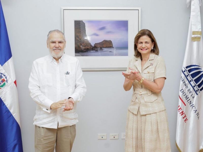 Vicepresidenta juramenta a Miguel Ceara Hatton en Medio Ambiente