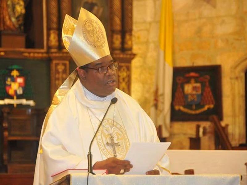 Monseñor llama a no tratar de pisotear los que son electos por el pueblo