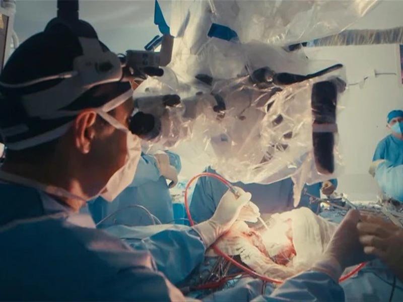 Noriel Castillo habló de la participación de su hijo en la separación de las gemelas en Brasil 