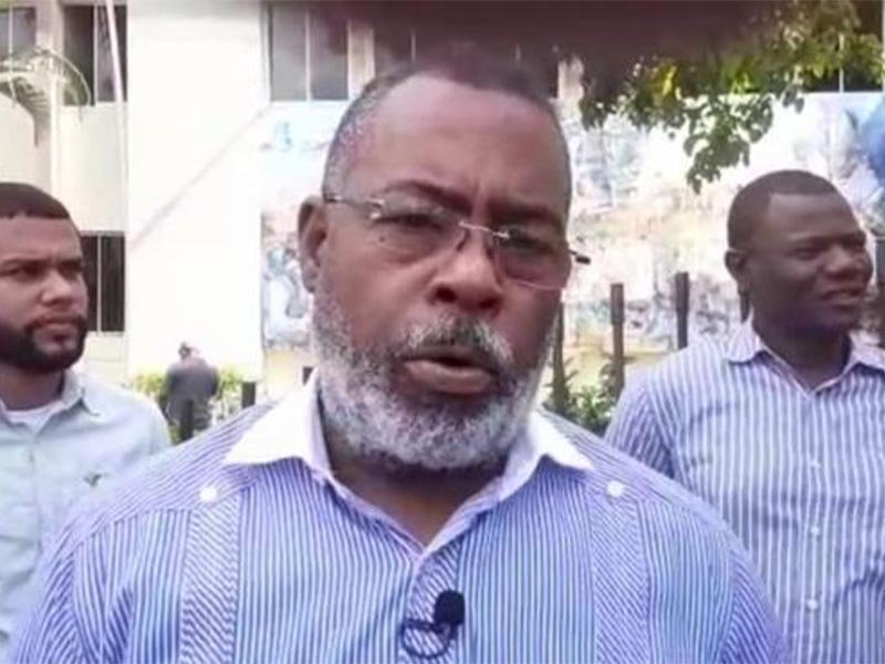 Choferes entregarán licencias al INTRANT en respaldo al chofer accidentado en Bávaro