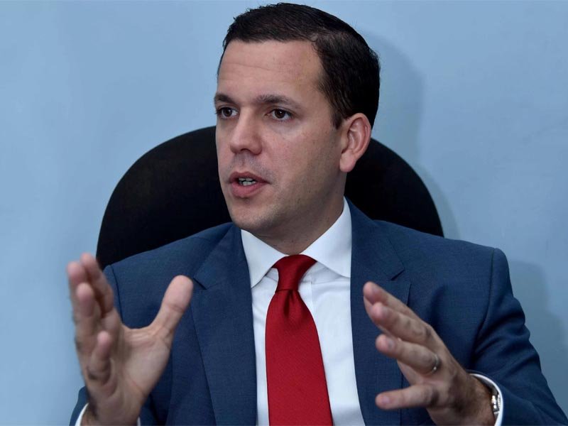 Hugo Beras director del Intrant dijo recibirá licencias a conductores de turismo