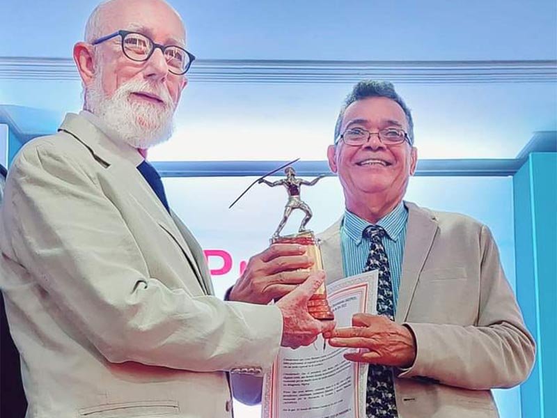 Periodista Livio Mariano Cedeño de la Cruz gana premio Caonabo de Oro 2022