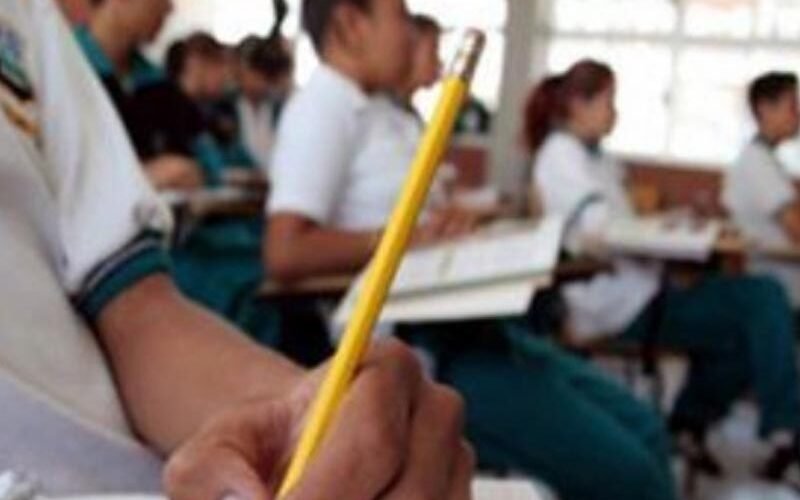 Senado aprueba proyecto que autoriza a Educación fijar tarifas mensuales a colegios