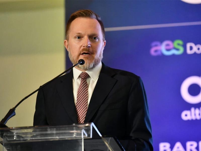 Prohibición a Central Romana no tiene nada que ver con el Gobierno, dice encargado de Negocios Embajada EE. UU.