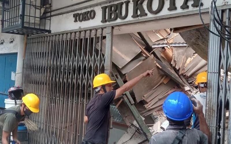 Cerca de 50 muertos y cientos de heridos en un terremoto en Indonesia