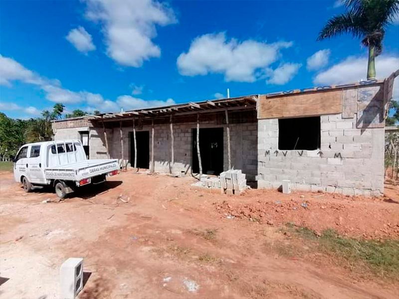 Avanzan los trabajos de construcción de obras en la Alcaldía de Higüey pese a obstáculos