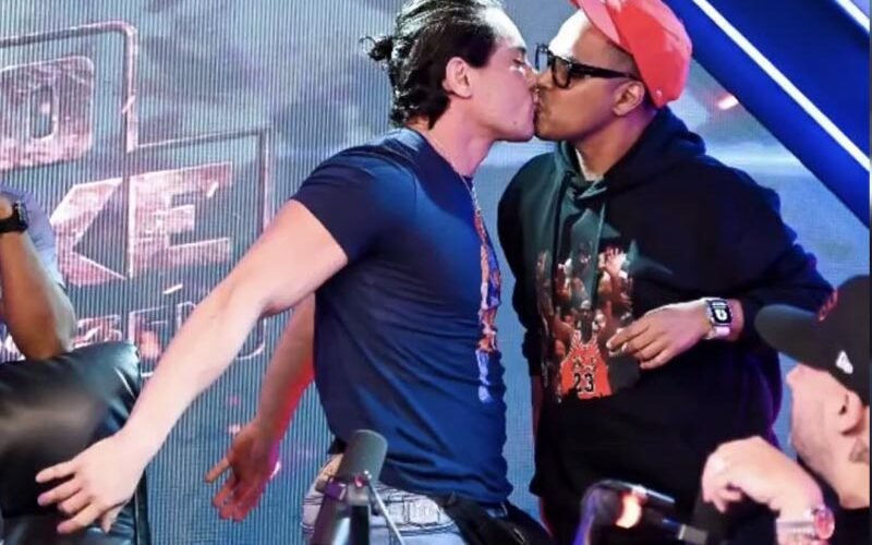 Santiago Matías besa a Ali David en plena transmisión de programa