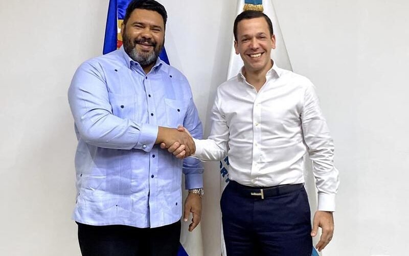 Alcalde de Higüey se reúne con director del Intrant