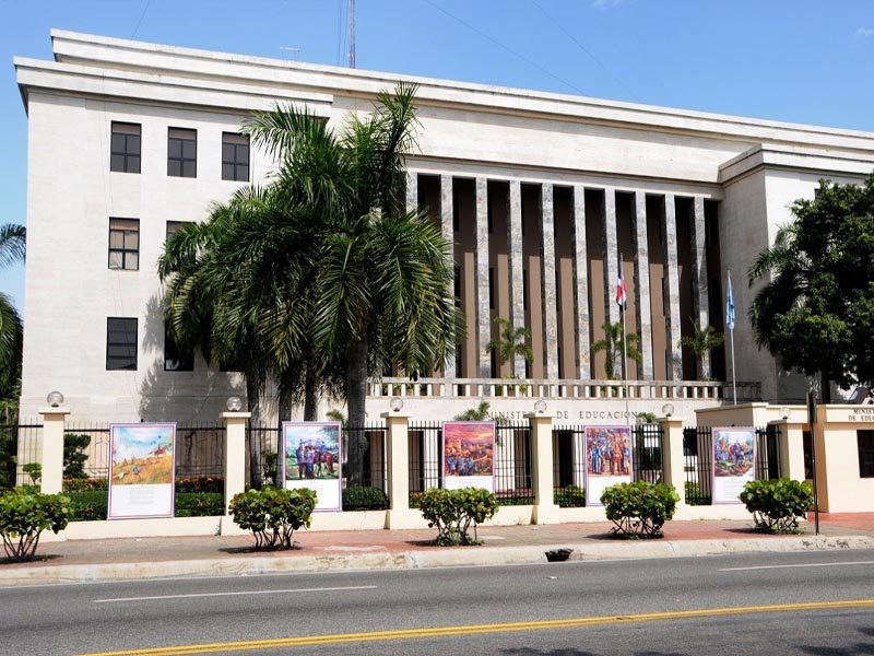 El MINERD dice que por primera vez el 74% de su presupuesto está vinculado al aprendizaje y la calidad educativa