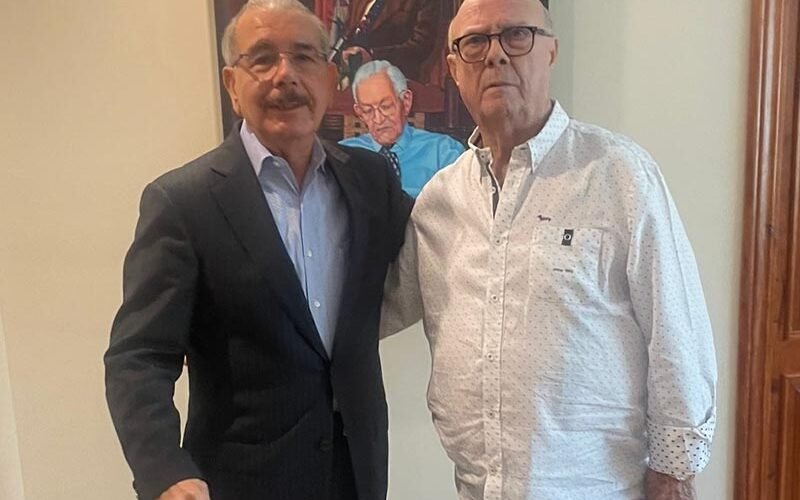 Hipólito Mejía visita a Danilo Medina por motivo a Año Nuevo