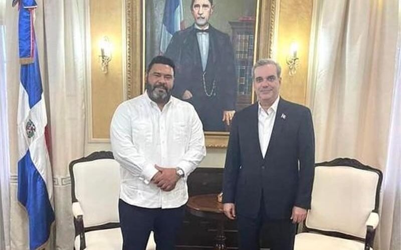 Rafael Duluc «Cholitín» realiza visita de cortesía al presidente Luis Abinader