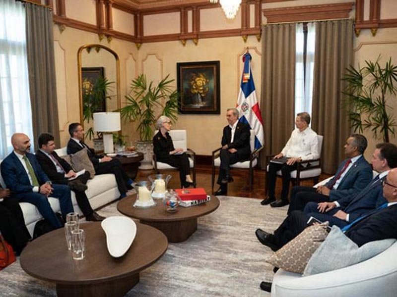 Abinader ratifica su línea frente Haití