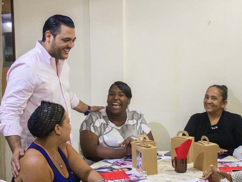 Joven Jorge Tavárez reconoce la labor de las madres comunitarias en Higüey