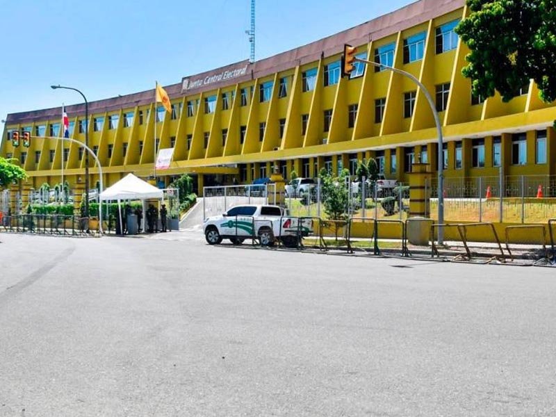 13 partidos amenazan con retirarse de elecciones si JCE no cambia modo de reservas de candidaturas