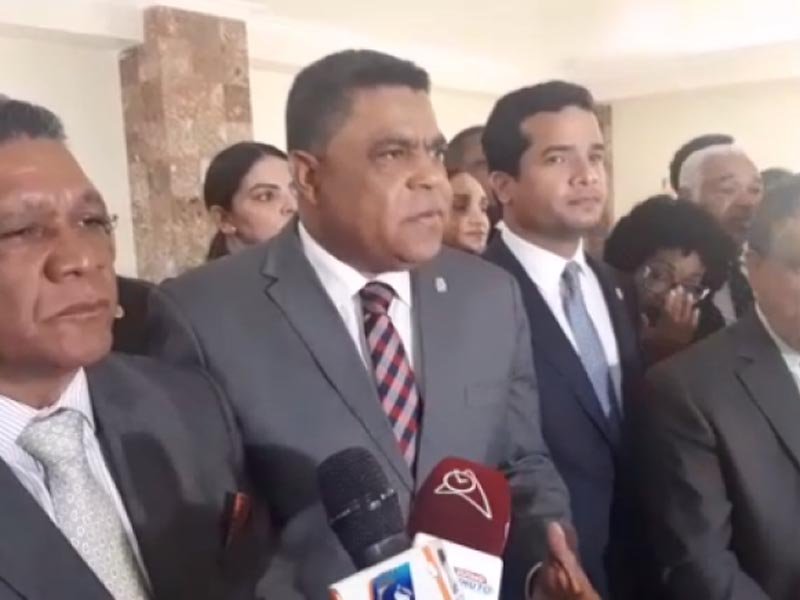 Diputados de oposición abandonaron trabajos para protestar contra JCE