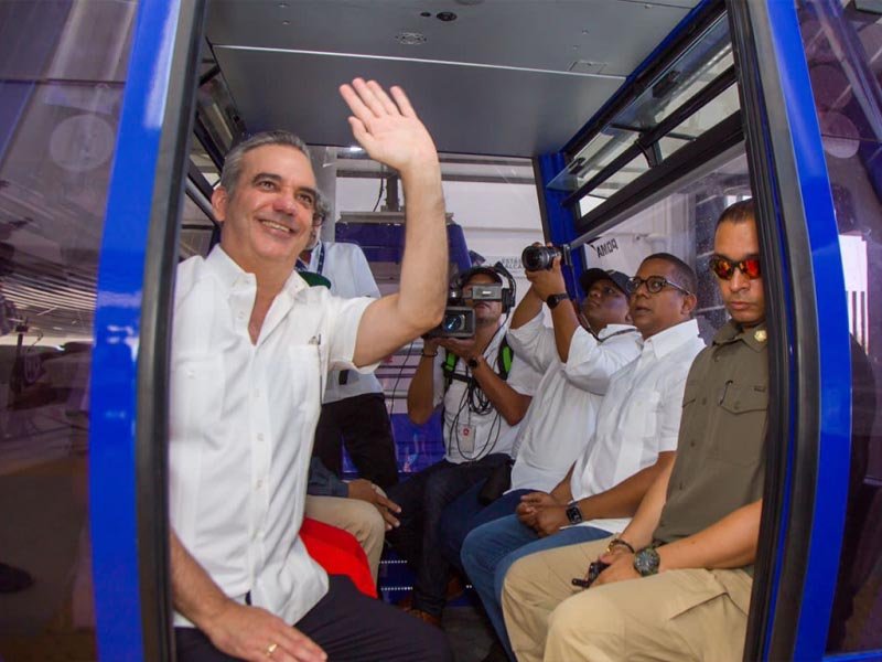 Abinader inaugura en Los Alcarrizos el teleférico más moderno por su velocidad y potencia