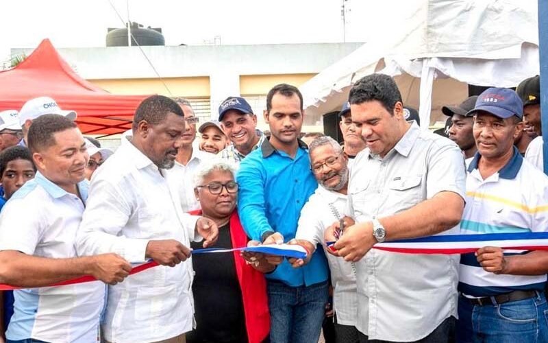 Alcaldía de Higüey entrega Cancha de Baloncesto a la comunidad de Anamuya