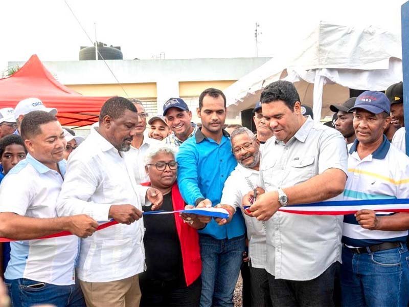 Alcaldía de Higüey entrega Cancha de Baloncesto a la comunidad de Anamuya