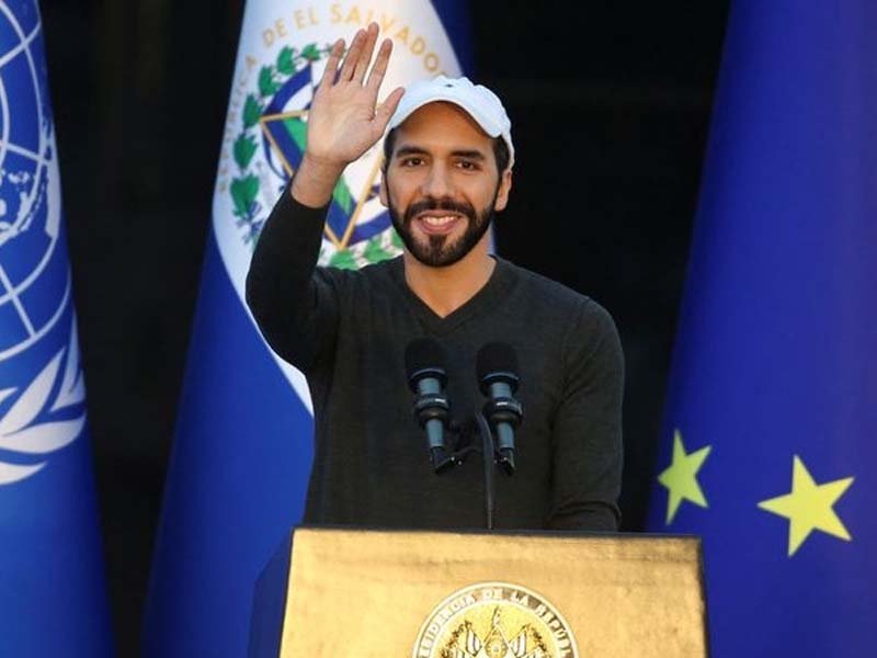 Presidente Bukele firma ley de supresión de municipios