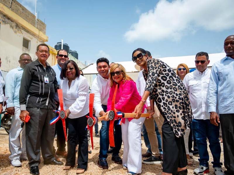 El FEDA da primer picazo para construcción del local de la Junta agropecuaria la Altagracia