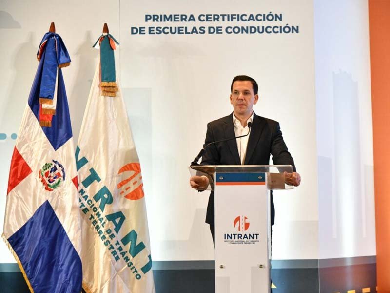 Intrant realiza primera certificación de Escuelas de Conductores