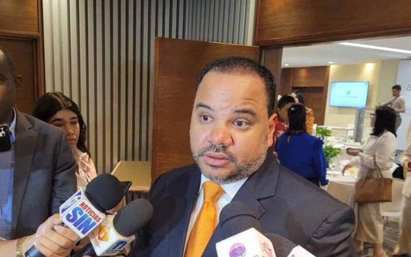 Defensor del Pueblo muestra preocupación por calidad de los políticos dominicanos