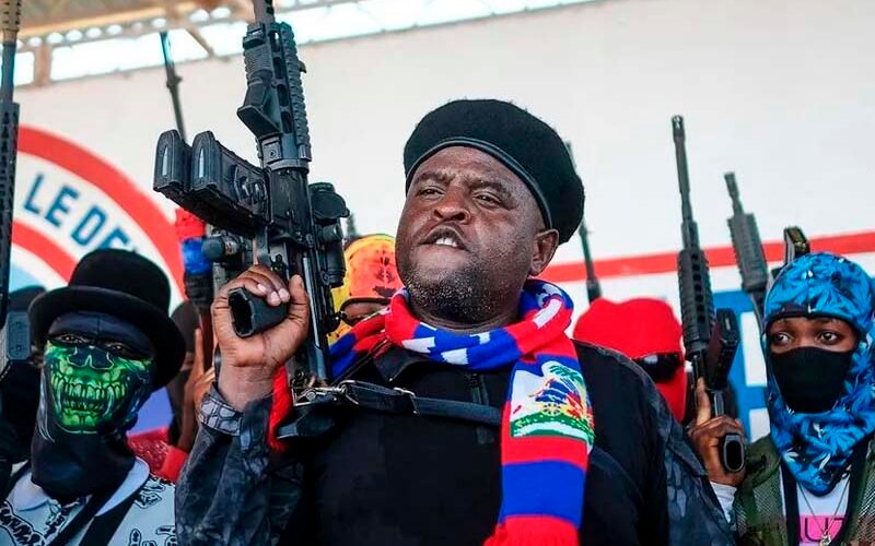 Líder pandillero de Haití promete luchar contra las fuerzas extranjeras si cometen abusos