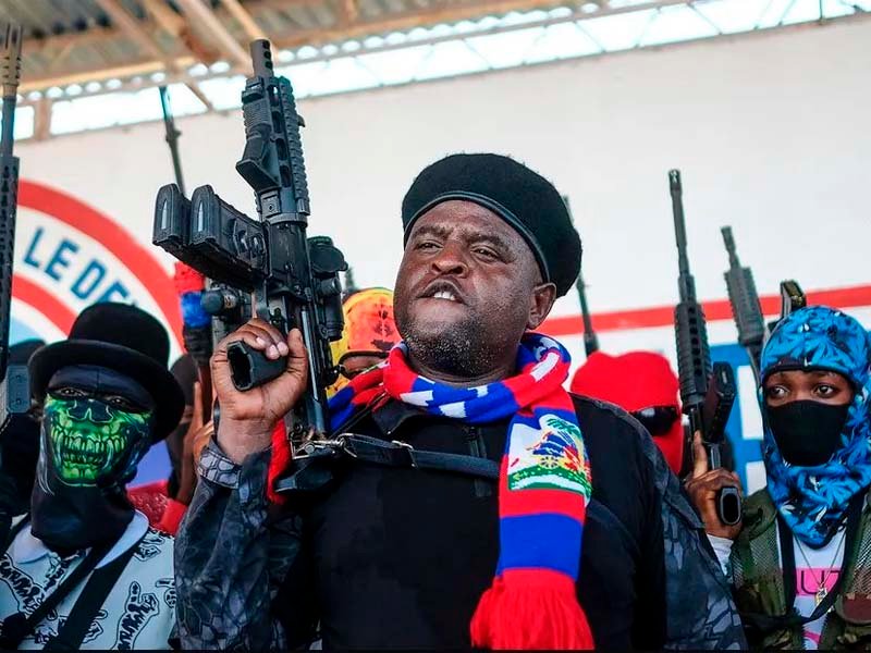 Líder pandillero de Haití promete luchar contra las fuerzas extranjeras si cometen abusos