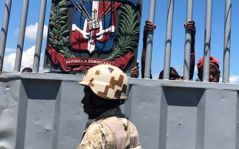 Gobierno ordena cierre de la frontera y suspende visado a haitianos